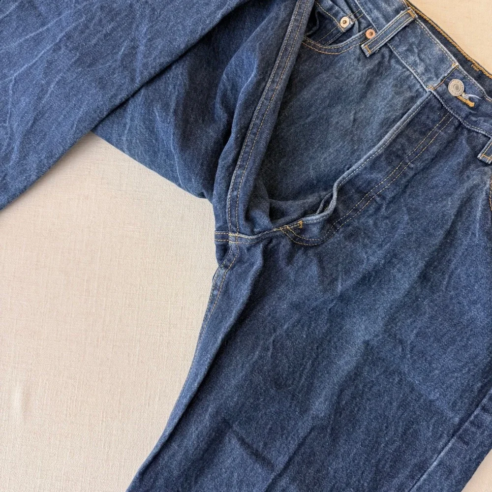 Levis 501 Original Straight Fit Jeans Mens 35x32 Dark Wash Blue Denim Button Fly